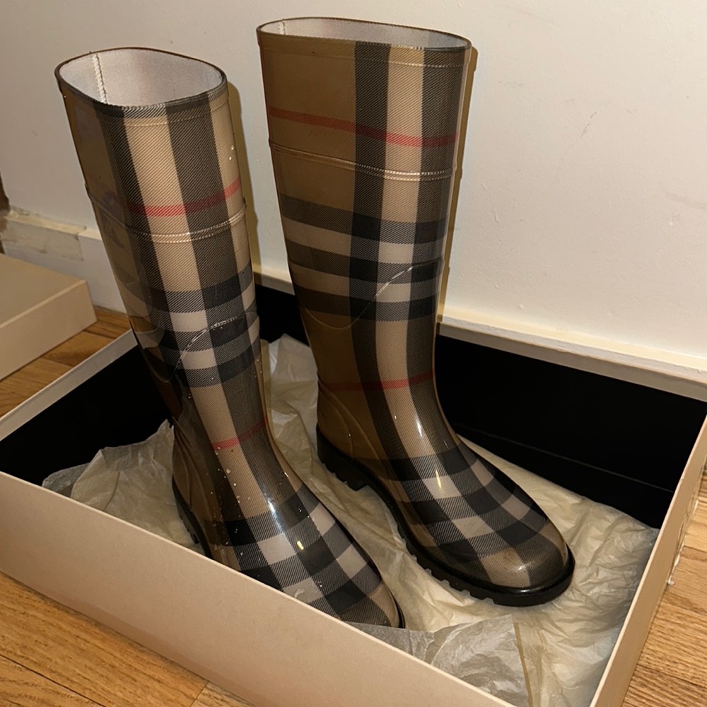 Burberry rainboots